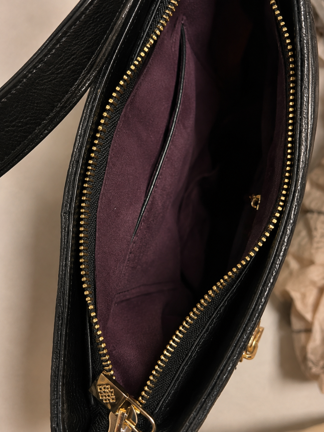 Tenzing gochen shoulder bag